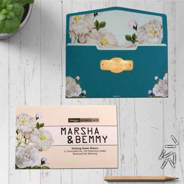 Undangan Intimate Wedding dengan Amplop dan Softcover